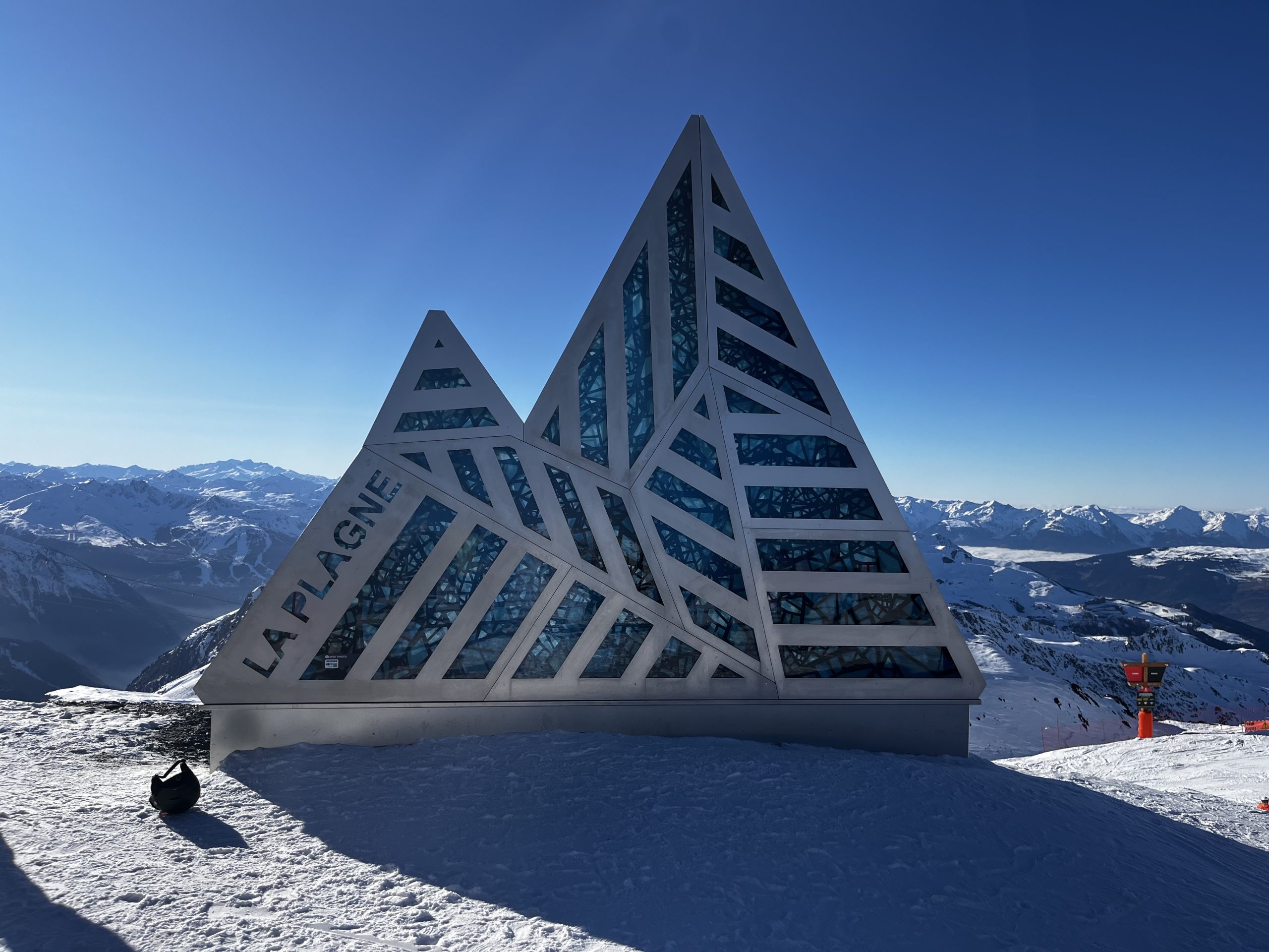 Conciergerie La Plagne Bellecote : optimiser vos locations au pied des pistes grâce à un partenaire local